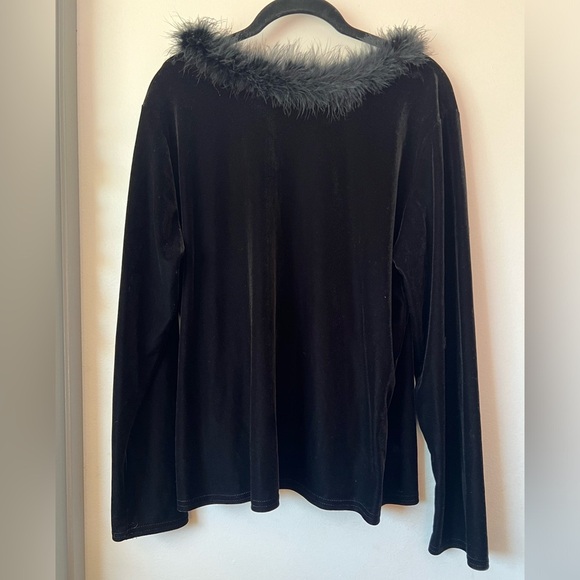 Vintage Zenobia Feather Neckline Velvet Velour top in Black. Size L - Picture 5 of 7